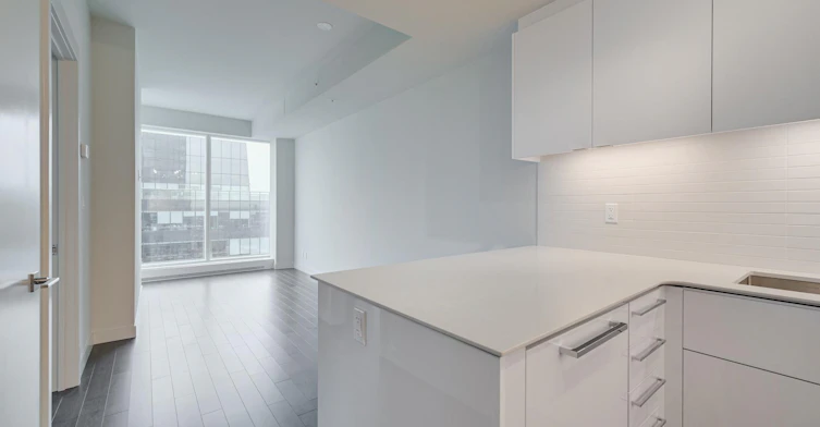 10360 102 Street, Edmonton, AB, T5J 4Y8 - 11