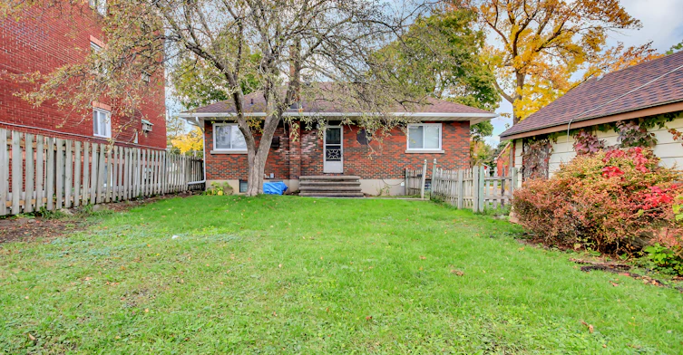 1-1372 Summerville Avenue, Ottawa, ON, K1Z 8H1