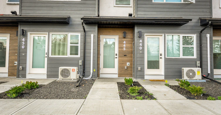 210-6527 36th Avenue NW, Calgary, AB, T3B 1T6 - 6
