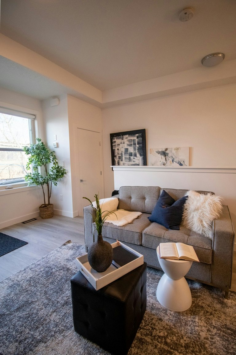 350-6527 36th Avenue NW, Calgary, AB, T3B 1T6 - 6