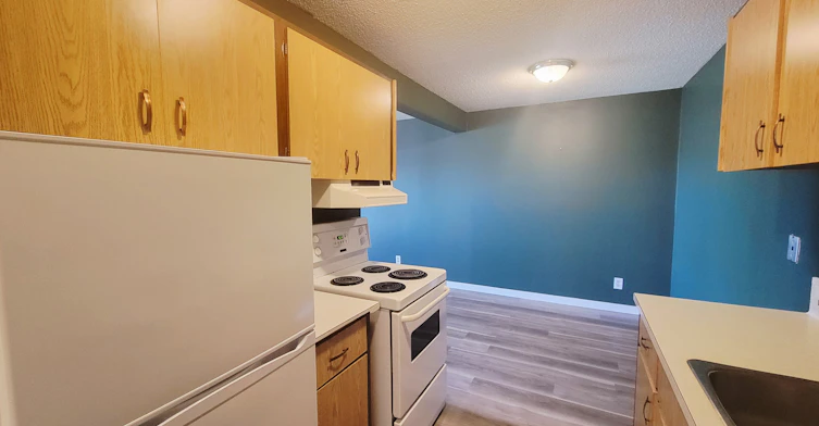 205-10140 156 Street NW, Edmonton, AB, T5P 2P9