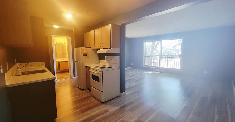 205-10140 156 Street NW, Edmonton, AB, T5P 2P9 - 3
