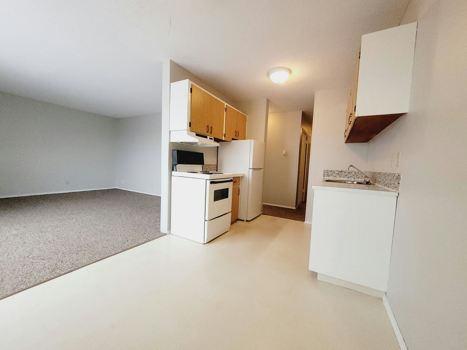 101-10140 156 Street NW, Edmonton, AB, T5P 2P9 - 3
