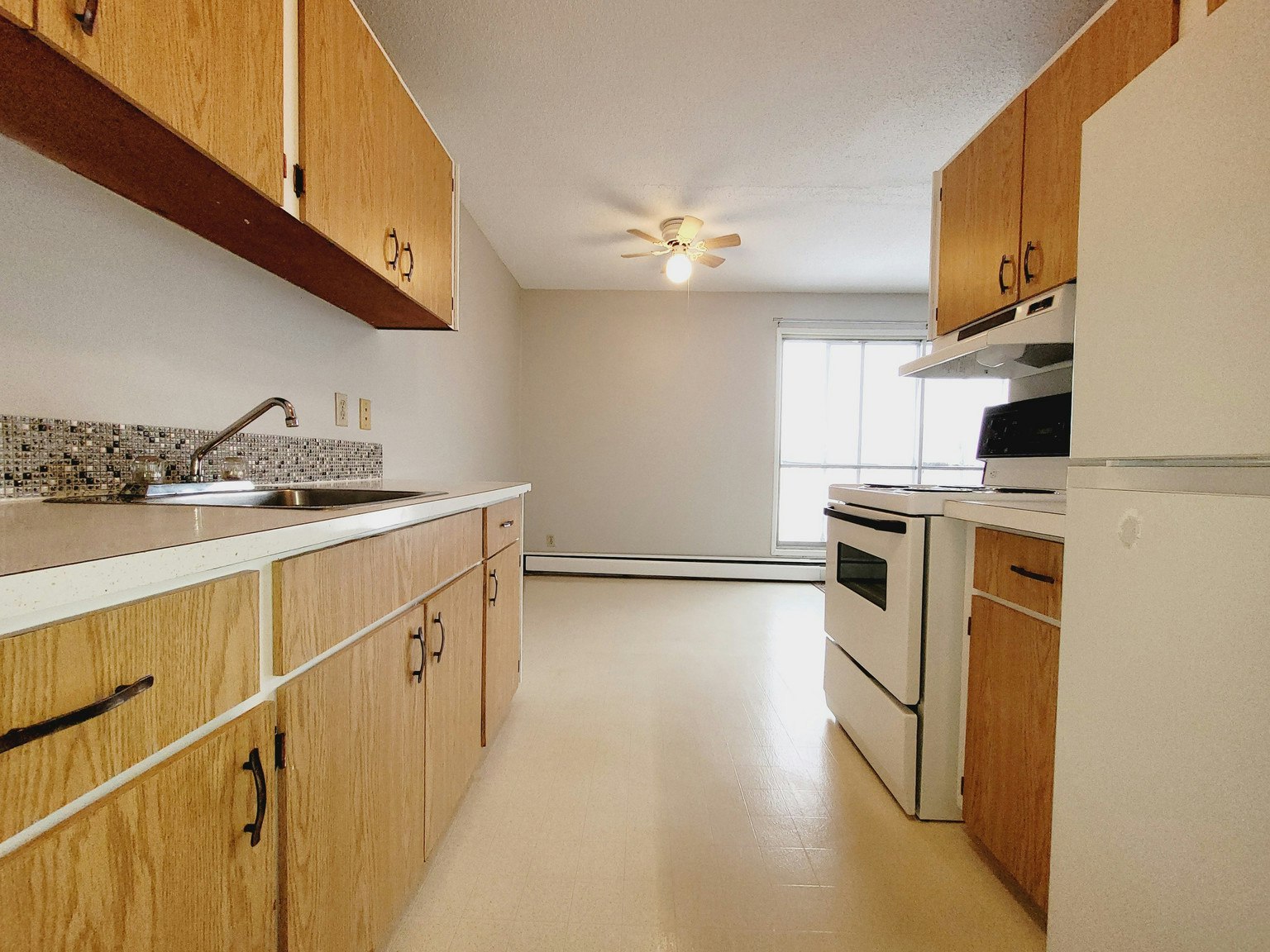 101-10140 156 Street NW, Edmonton, AB, T5P 2P9 - 4