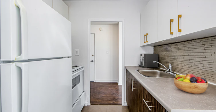 0902-587 Avenue Road, Toronto, ON, M4V 2K3 - 4