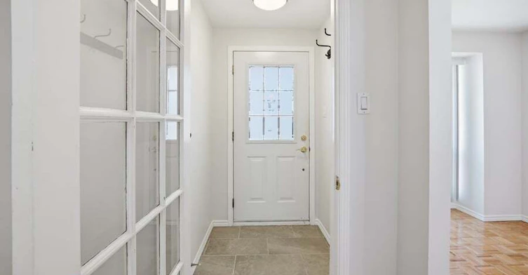 7922 Decarie Drive, Ottawa, ON, K1C 2K3 - 2