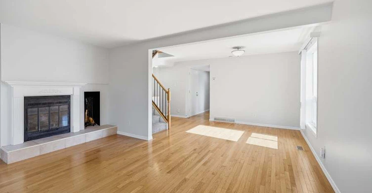 7922 Decarie Drive, Ottawa, ON, K1C 2K3 - 4
