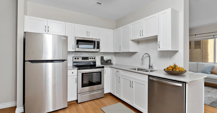 10001 Bellamy Hill, Edmonton, AB, T5J 3B6 - 4