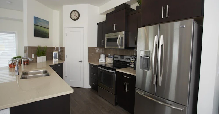 15709 139 Street, Edmonton, AB, T6V 0C6 - 2