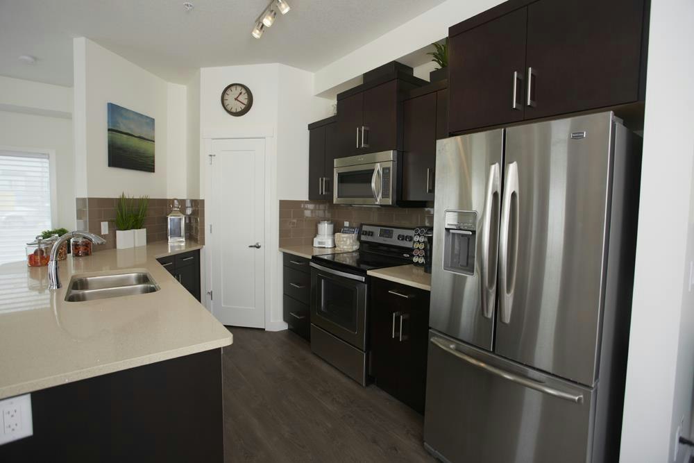 15709 139 Street, Edmonton, AB, T6V 0C6 - 2