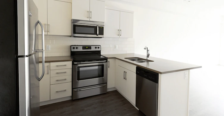 15709 139 Street, Edmonton, AB, T6V 0C6