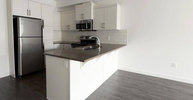 15709 139 Street, Edmonton, AB, T6V 0C6 - 2