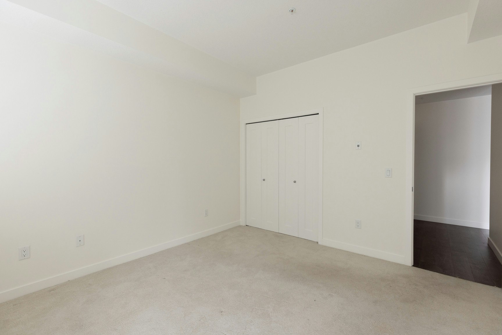 15709 139 Street, Edmonton, AB, T6V 0C6 - 4