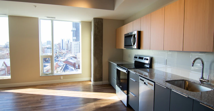 605-545 Rideau Street, Ottawa, ON, K1N 5Z7 - 2