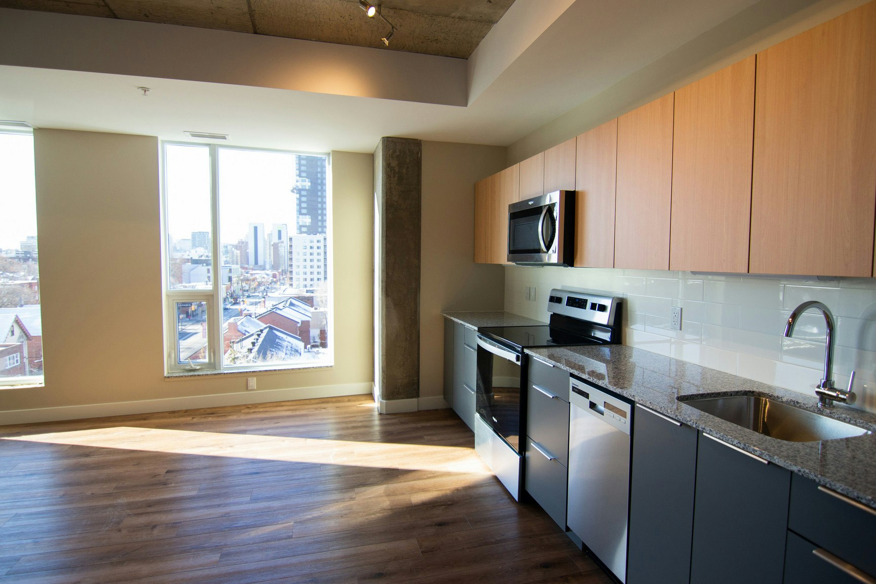 706-545 Rideau Street, Ottawa, ON, K1N 5Z7 - 2