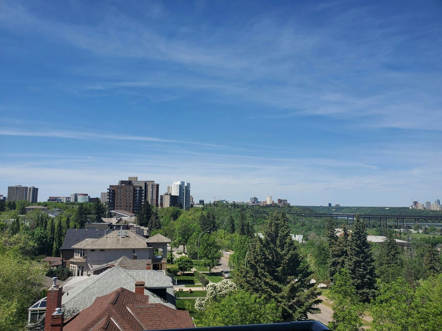 10405 Saskatchewan Drive Northwest, Edmonton, AB, T6E 4R9 - 9