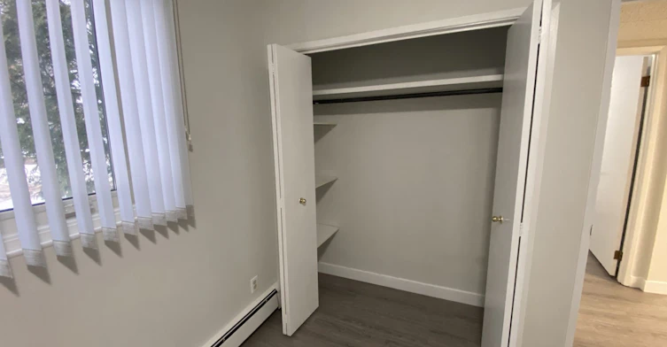 10405 Saskatchewan Drive, Edmonton, AB, T6E 4R9 - 4