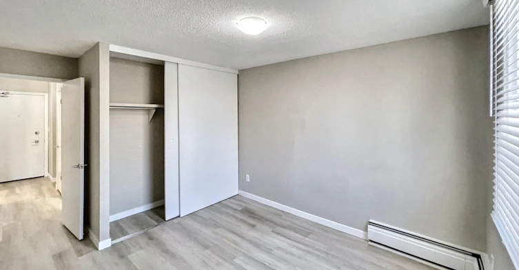 824 13 Avenue SW, Calgary, AB, T2R 0L2 - 7