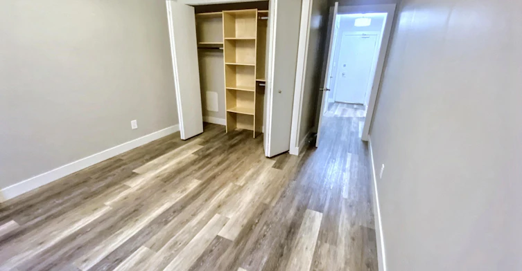 824 13 Avenue Southwest, Calgary, AB, T2R 0L2 - 8