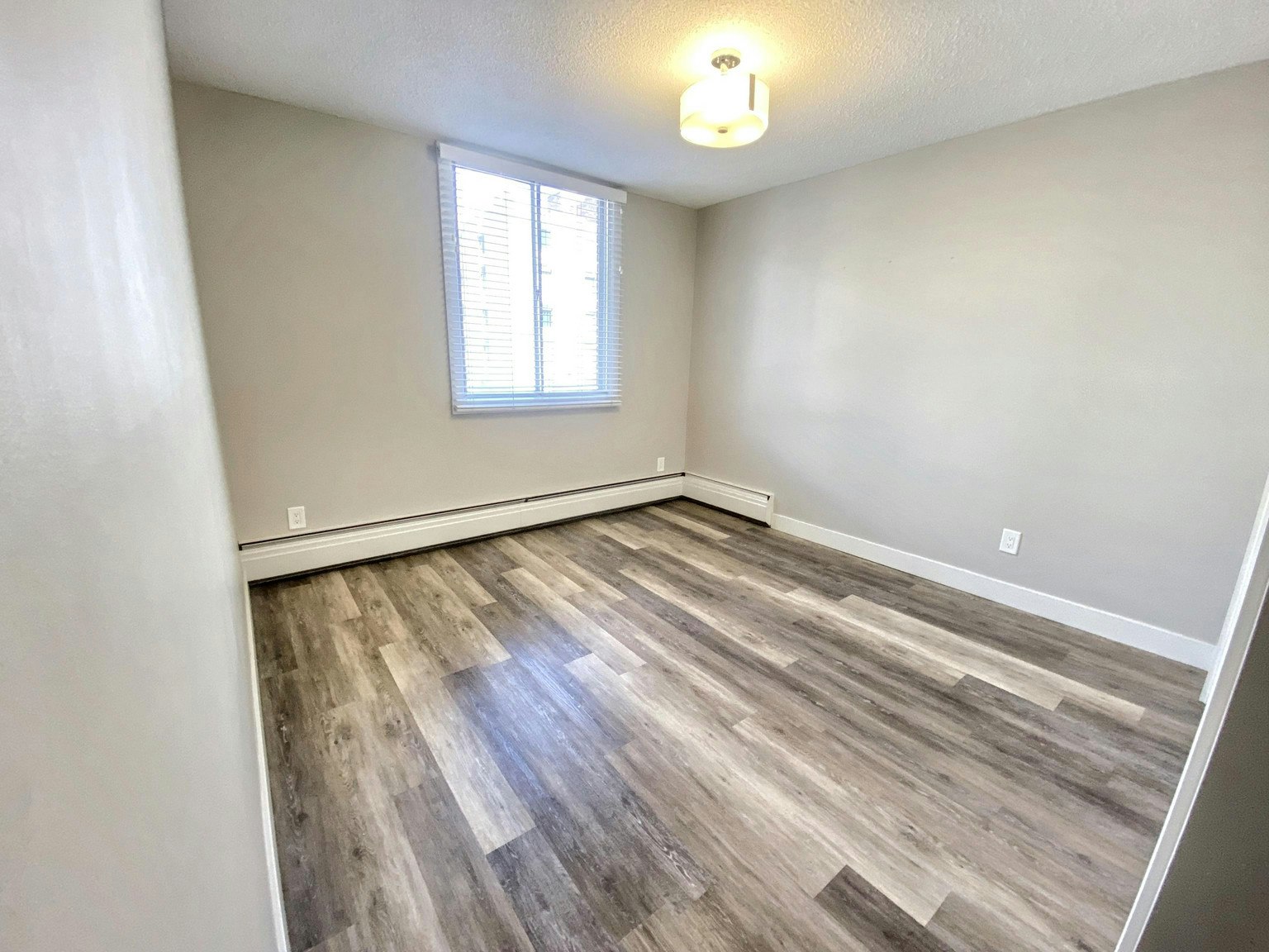 824 13 Avenue Southwest, Calgary, AB, T2R 0L2 - 9