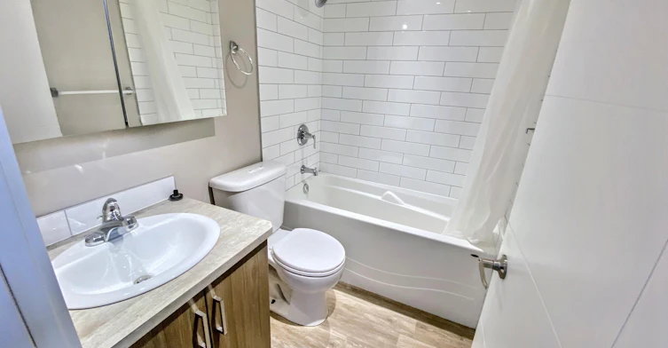 824 13 Avenue Southwest, Calgary, AB, T2R 0L2 - 11
