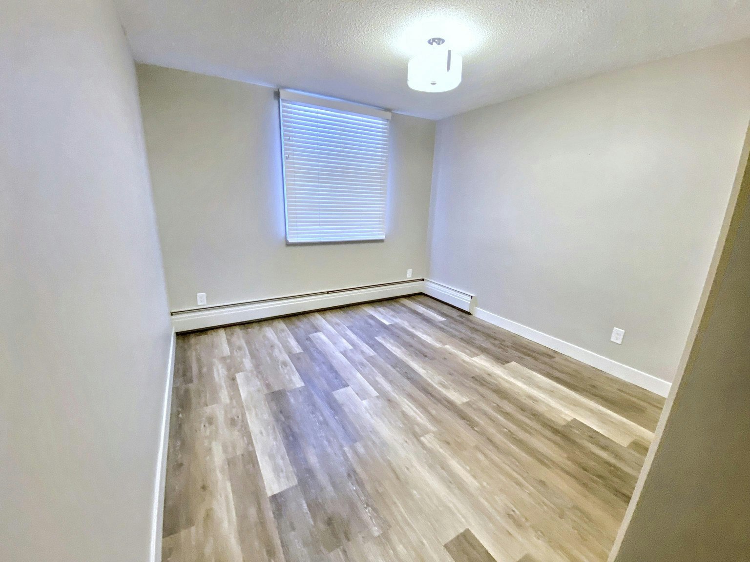 824 13 Avenue Southwest, Calgary, AB, T2R 0L2 - 7