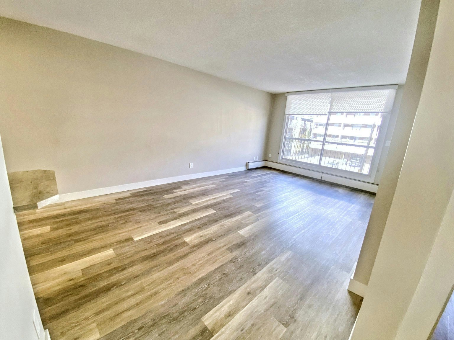 824 13 Avenue Southwest, Calgary, AB, T2R 0L2 - 4
