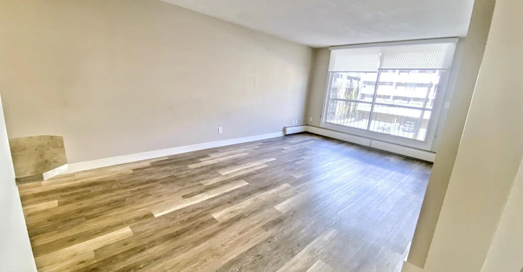 824 13 Avenue Southwest, Calgary, AB, T2R 0L2 - 4