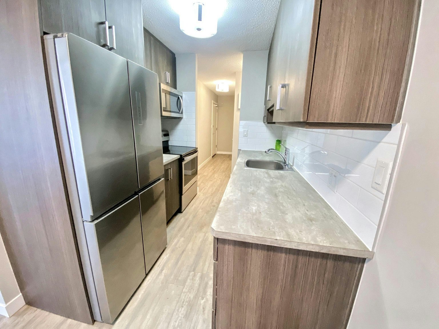 824 13 Avenue Southwest, Calgary, AB, T2R 0L2 - 2
