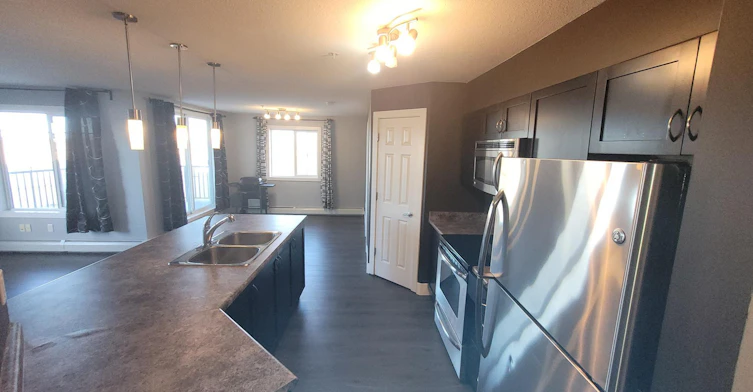 920 156 Street, Edmonton, AB, T6R 0N6 - 3