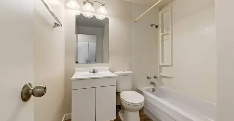 04-4815 46 Street, Red Deer, AB, T4N 1N1 - 8
