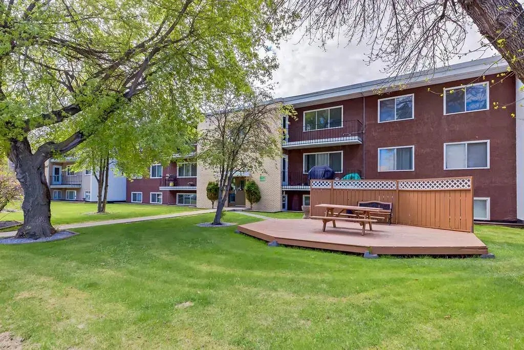 04-4821 46 Street, Red Deer, AB, T4N 1N1 - 7