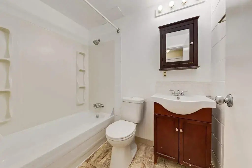 04-4821 46 Street, Red Deer, AB, T4N 1N1 - 5