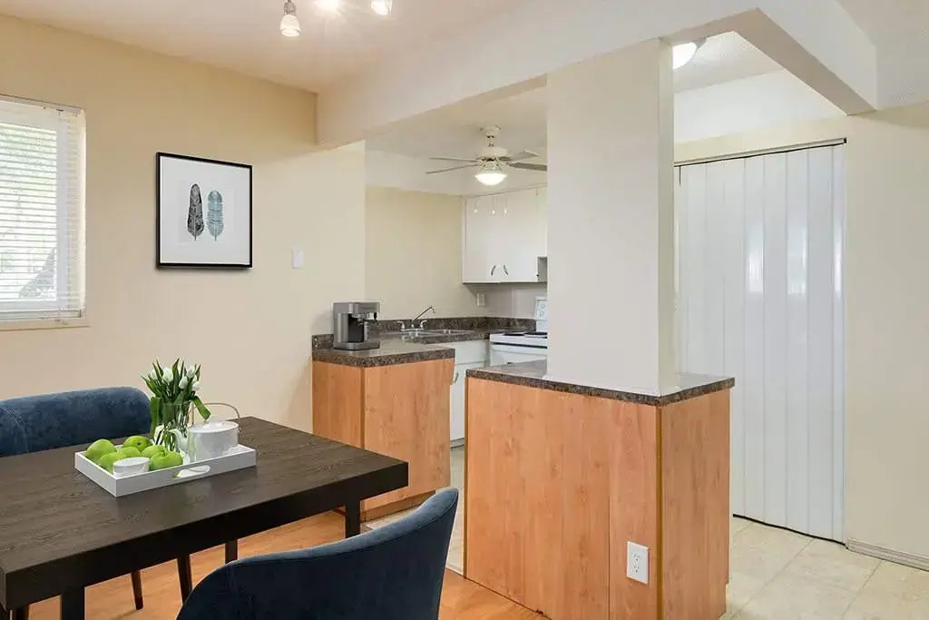 04-4821 46 Street, Red Deer, AB, T4N 1N1 - 2