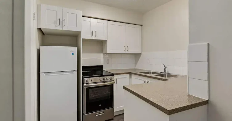 04-4827 46 Street, Red Deer, AB, T9N 1T1 - 5