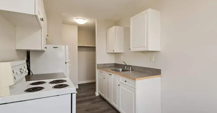 09-3901 50a Avenue, Red Deer, AB, T4N 4E5 - 9