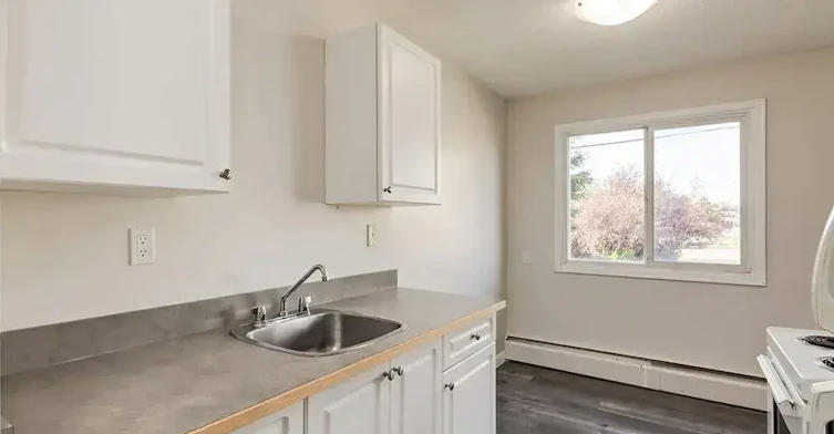 09-3901 50a Avenue, Red Deer, AB, T4N 4E5 - 11
