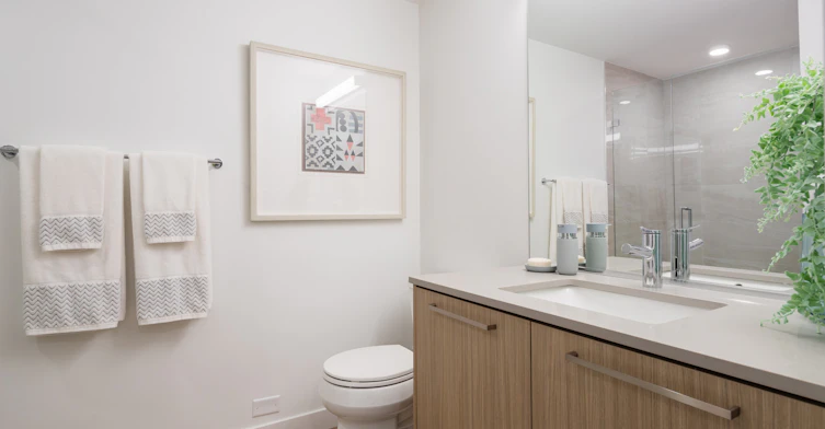 3833 Fraser Street, Vancouver, BC, V5V 4E3 - 7