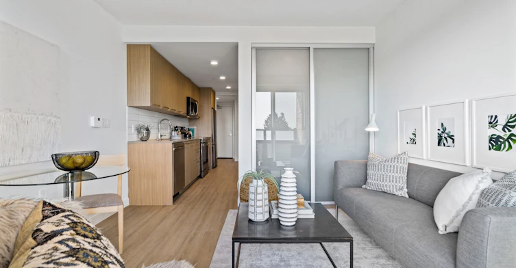 3833 Fraser Street, Vancouver, BC, V5V 4E3 - 3