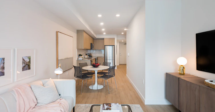 3833 Fraser Street, Vancouver, BC, V5V 4E3 - 3