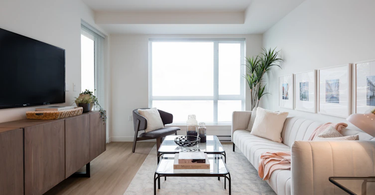 3833 Fraser Street, Vancouver, BC, V5V 4E3 - 2