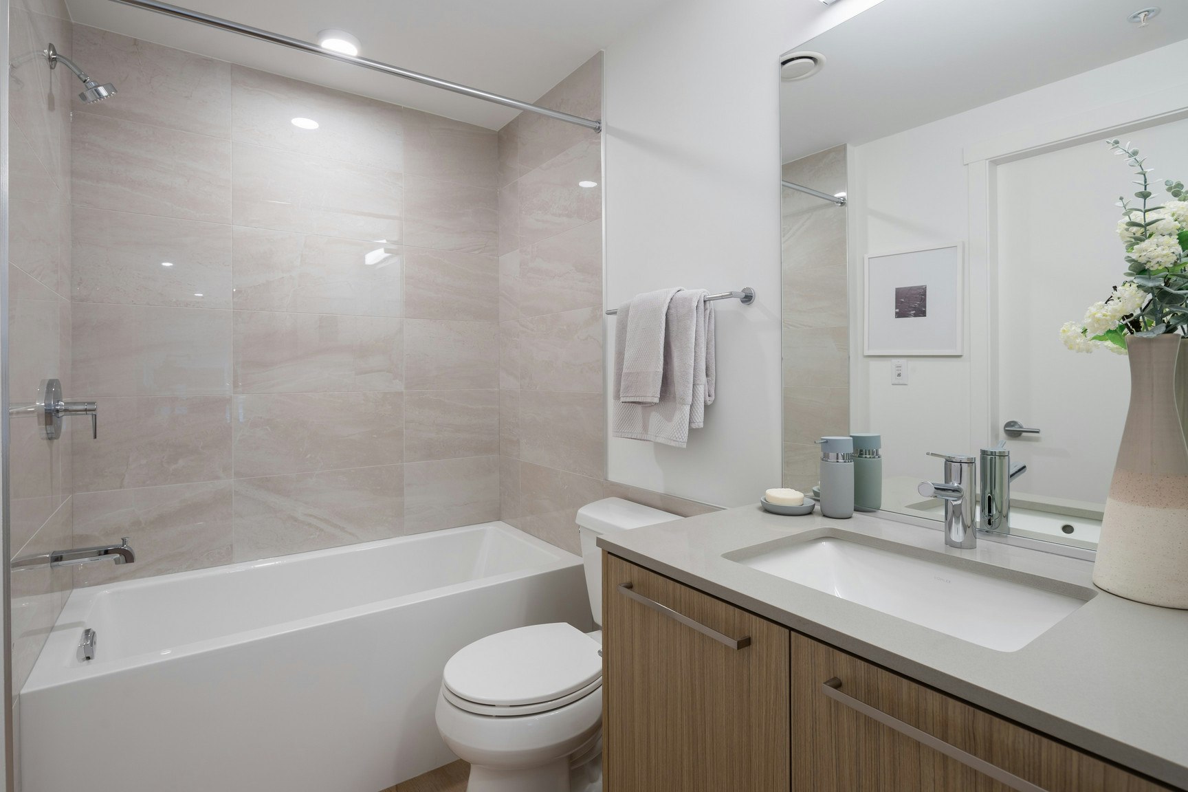 3833 Fraser Street, Vancouver, BC, V5V 4E3 - 5