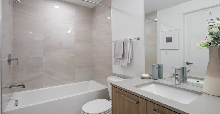 3833 Fraser Street, Vancouver, BC, V5V 4E3 - 5