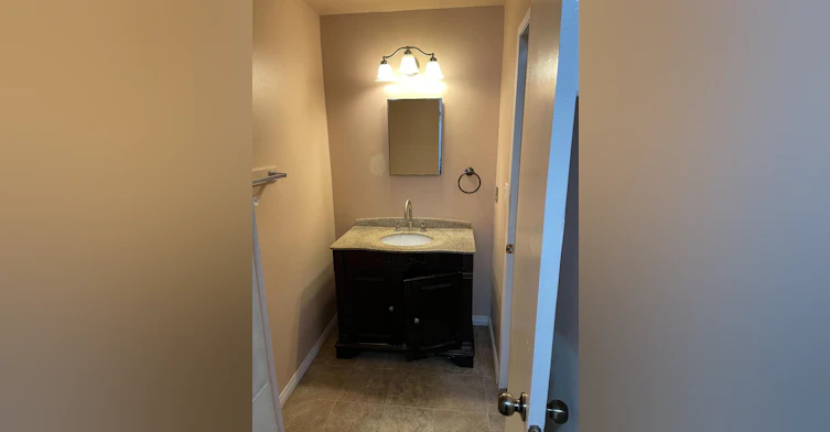 207 Thomson Avenue, Regina, SK, S4N 5L2 - 3