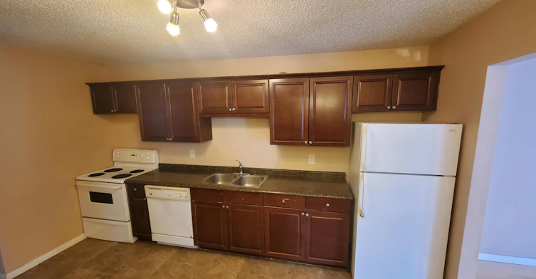 207 Thomson Avenue, Regina, SK, S4N 5L2 - 8