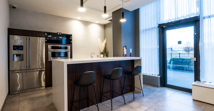 2512-2550 Eglinton Avenue W, Mississauga, ON, L5M 0Y2 - 9