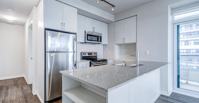 1310-2550 Eglinton Avenue W, Mississauga, ON, L5M 0Y2 - 3