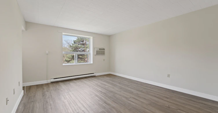 100 Mcfarlane Avenue, Chatham-Kent, ON, N7L 2K4 - 4