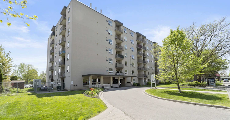 100 Mcfarlane Avenue, Chatham-Kent, ON, N7L 2K4