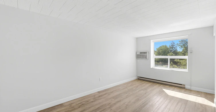 100 Mcfarlane Avenue, Chatham-Kent, ON, N7L 2K4 - 9